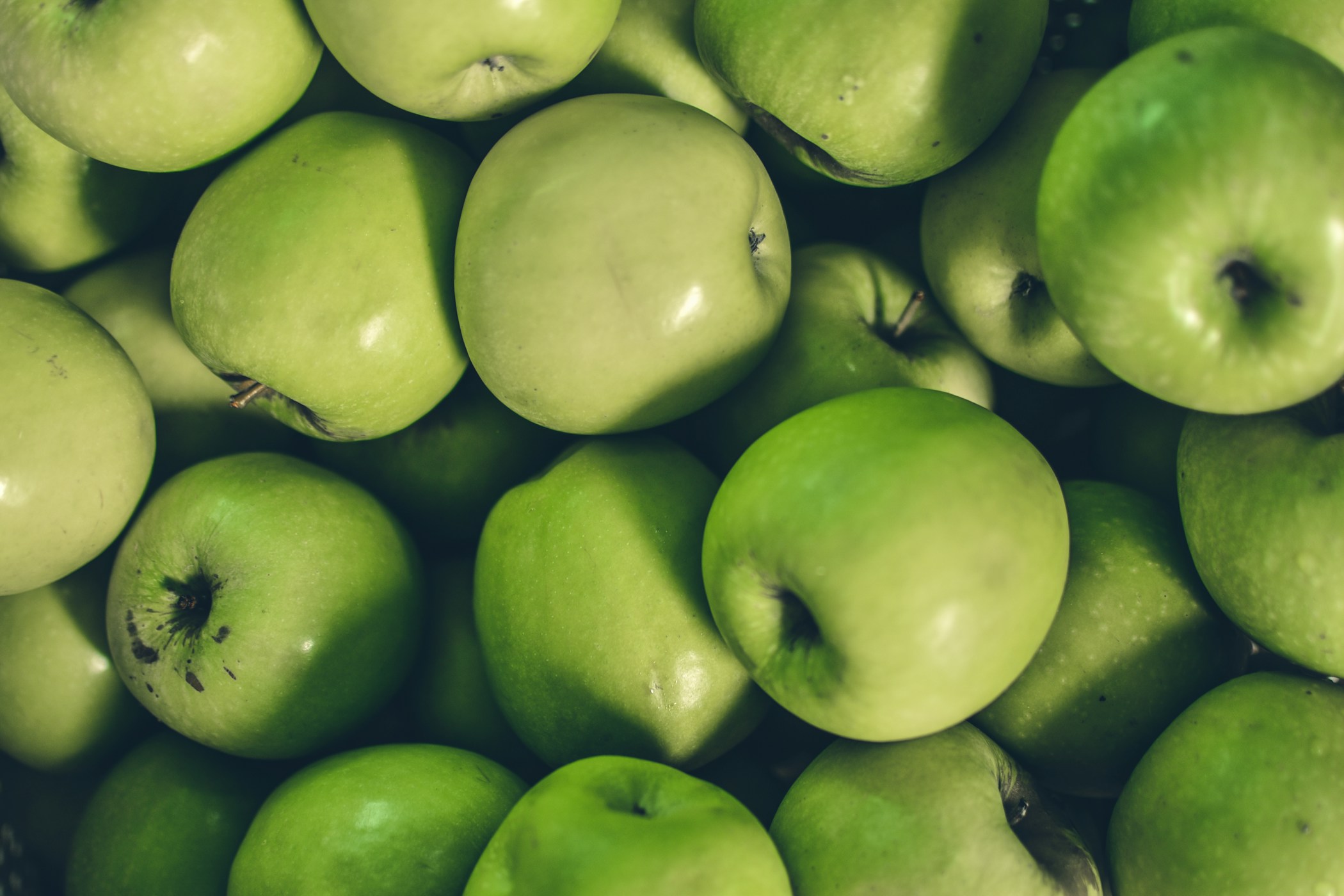 Farm fresh green apples